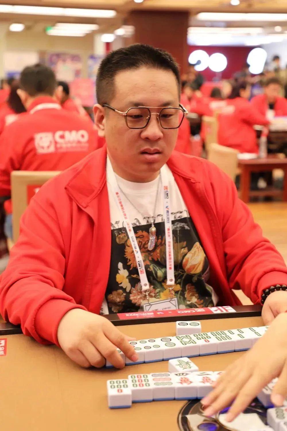 导游旗杆怎么挂棋牌的（导游旗杆可以带上飞机吗）